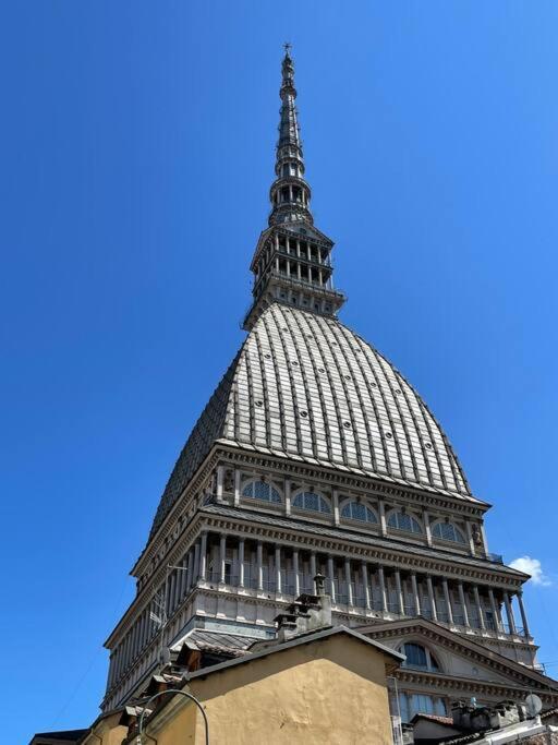 Ai Piedi Della Mole Apartment Turin Bagian luar foto